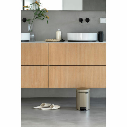 Brabantia Treteimer NewIcon, Abfalleimer, Mülleimer, Stahl, Metallic Gold, 3 L, 304408